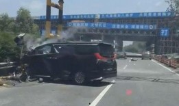 大马车祸爆料新闻,事故现场细节曝光，遇难者家属痛诉悲剧